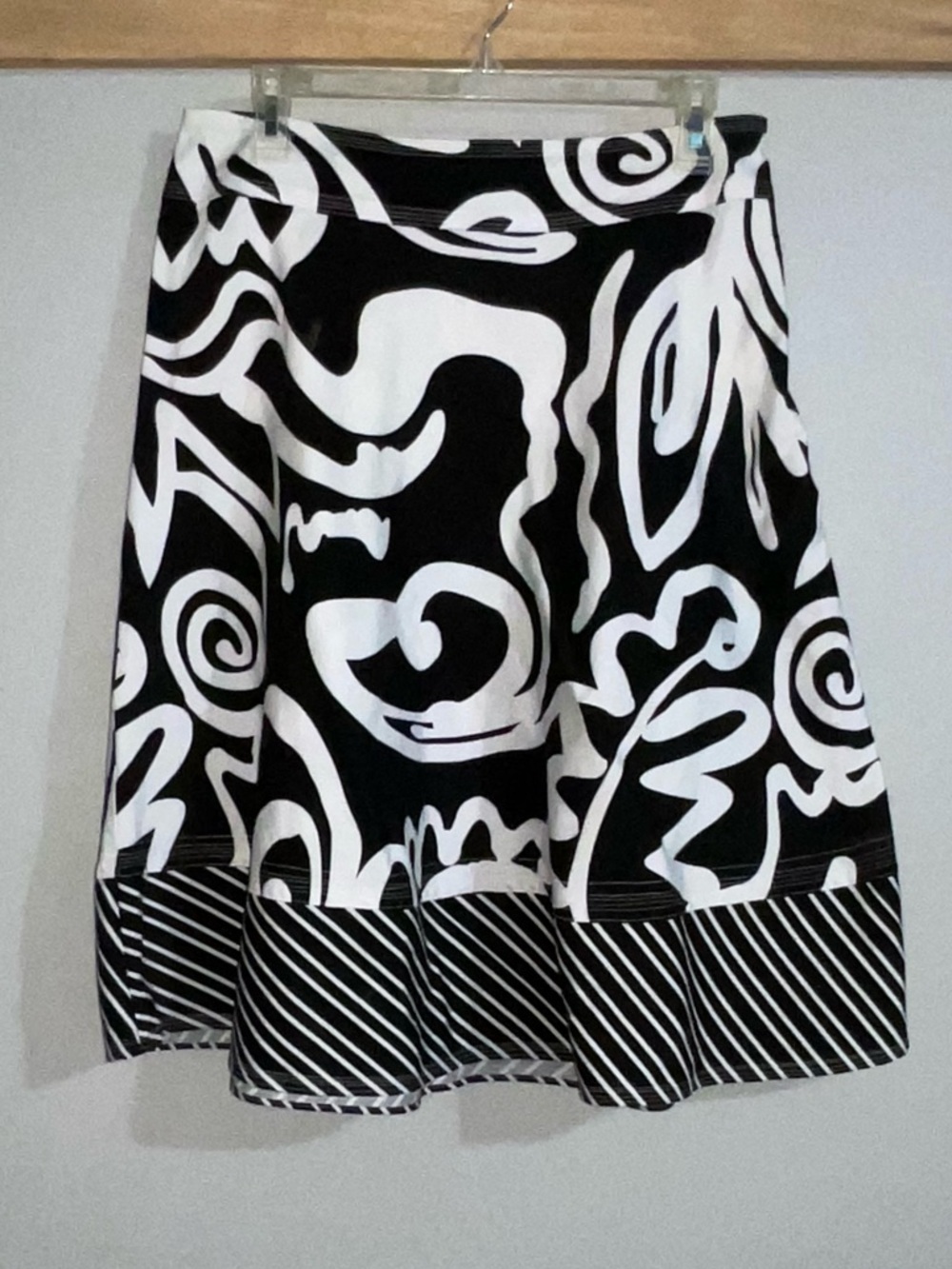 Allison Taylor Black and White Avant-Garde Graphic Circle Skirt size 8 - Picture 1 of 7